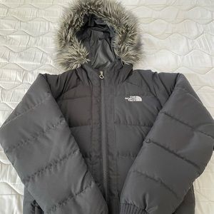 The North Face Women's Size M Preowned Black Puffy Coat
